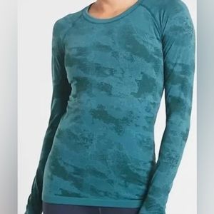 Athleta momentum long sleeve top